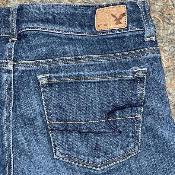 EXCELLENT CONDITION WOMEN’S SIZE 4 AMERICAN EAGLE SUPER STRETCH SHORTS - Picture 2 of 5